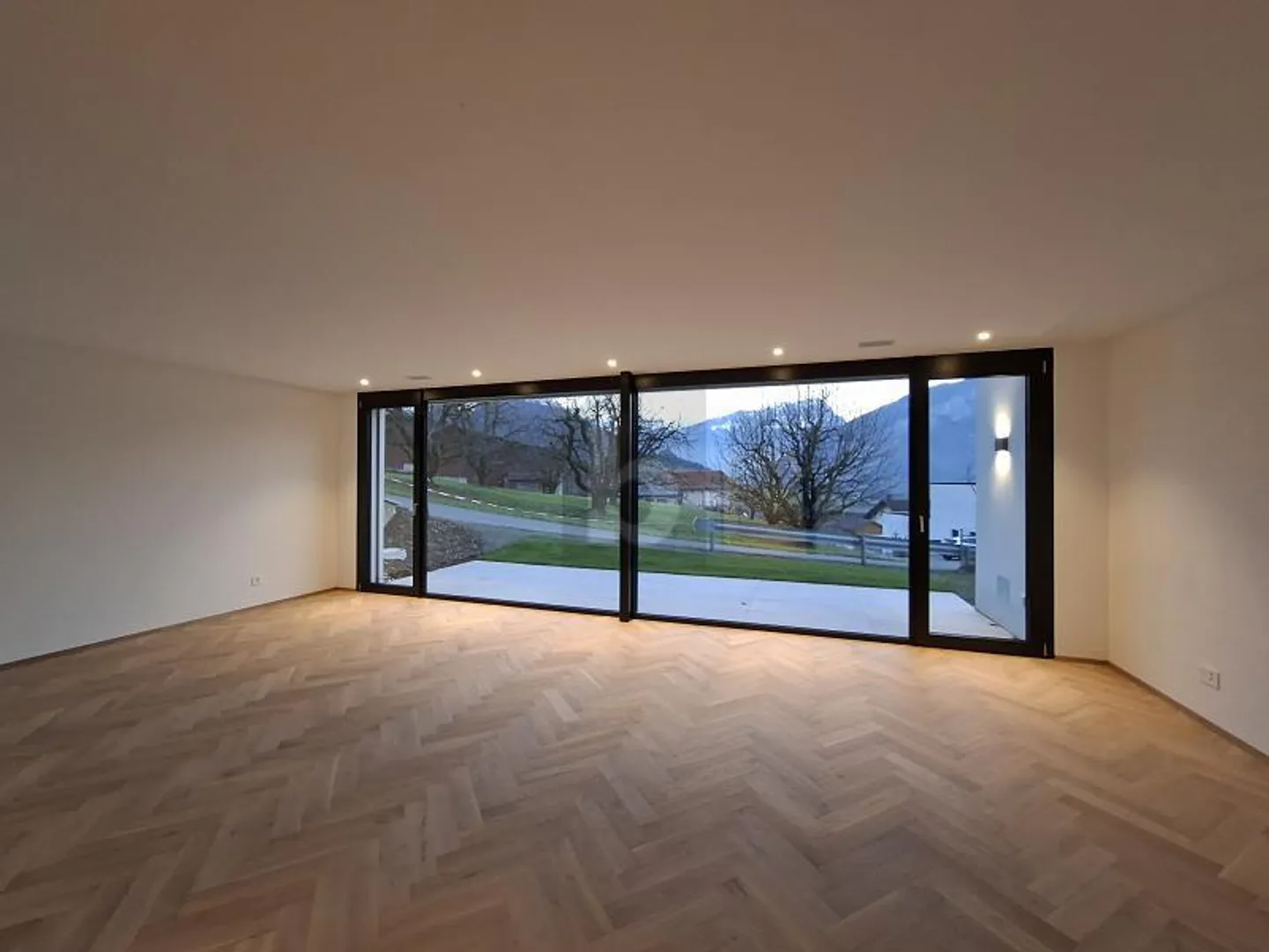 HOCHWERTIG UND VOLLER MODERNER HIGHLIGHTS - Foto 4 von 6