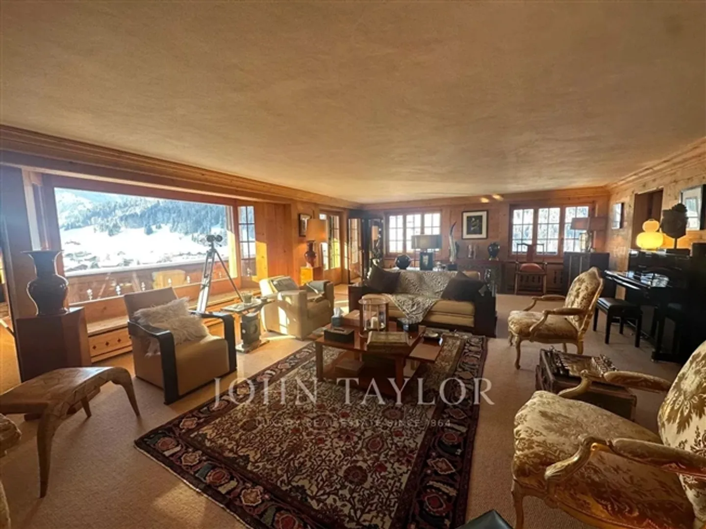 Sunny Apartment in the City Center of Gstaad - Photo 2 of 11