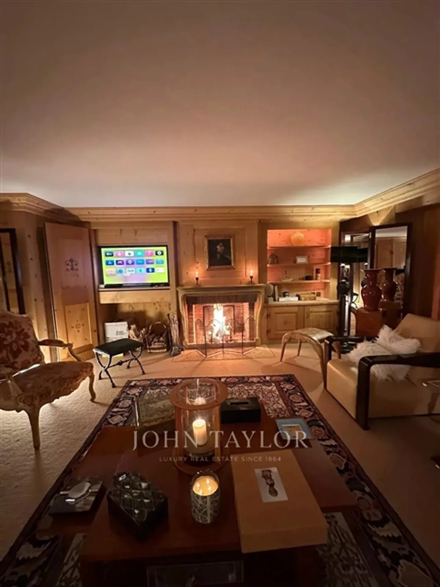 Sunny Apartment in the City Center of Gstaad - Photo 3 of 11