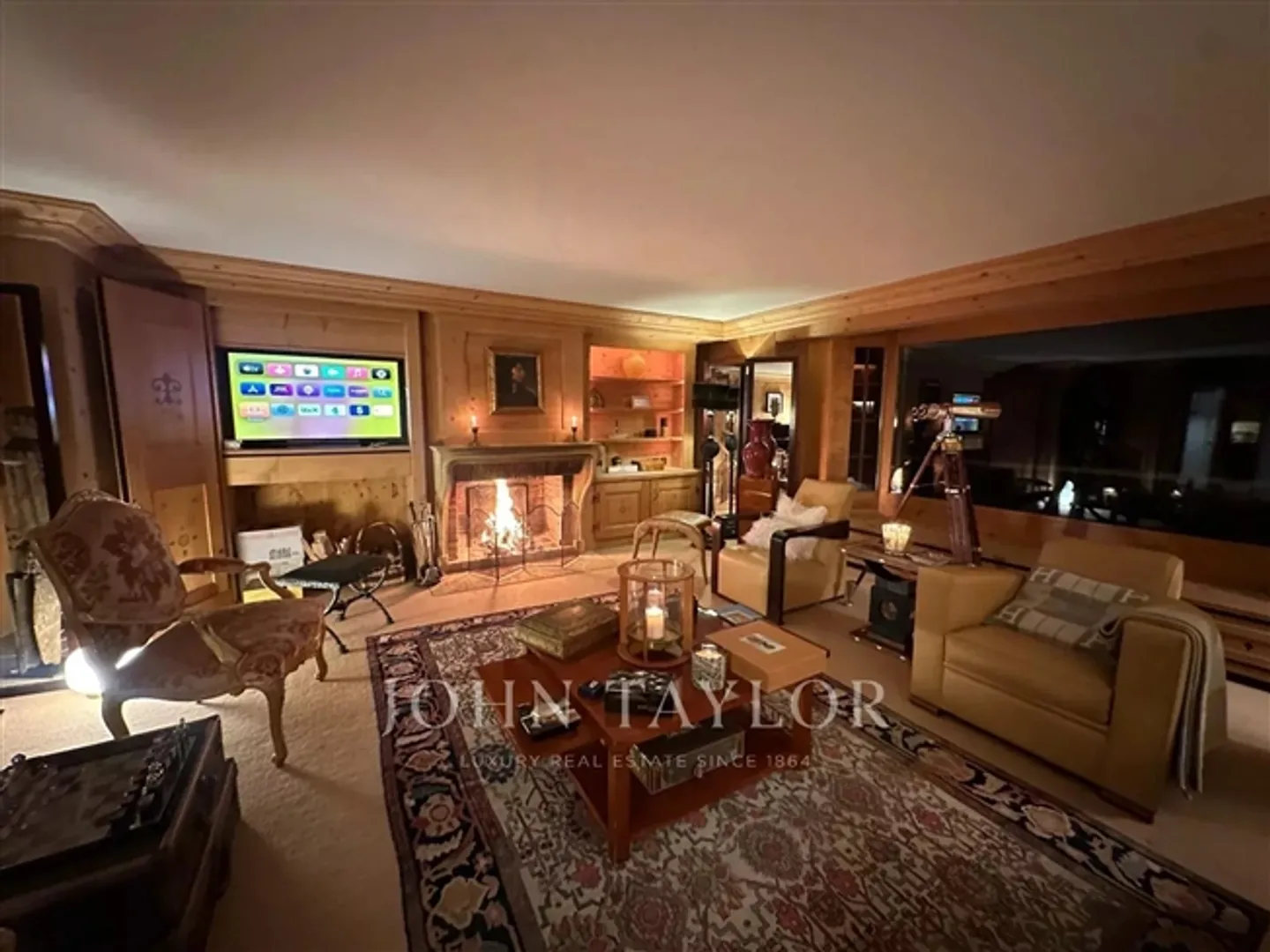 Sunny Apartment in the City Center of Gstaad - Photo 4 of 11