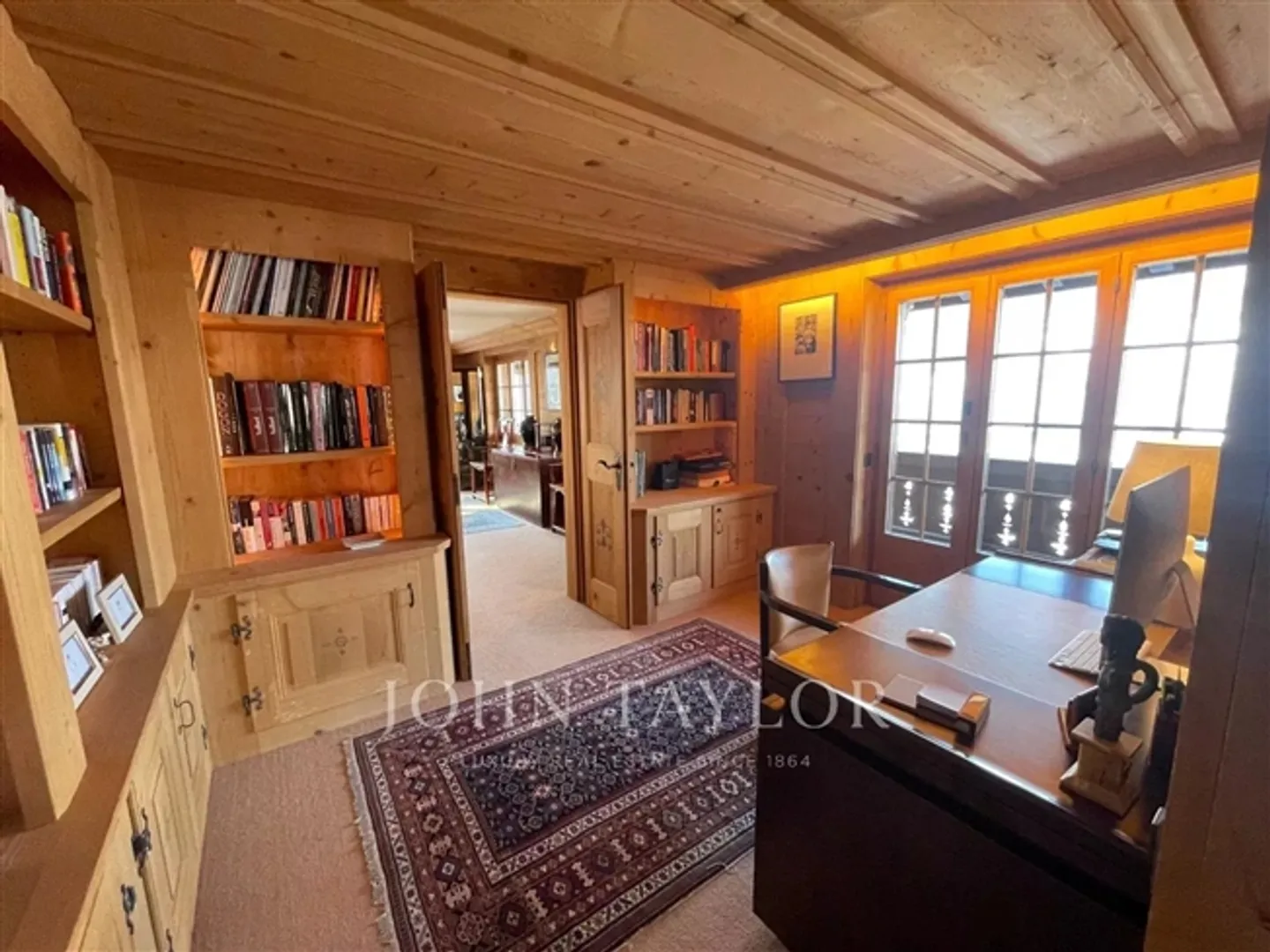 Sunny Apartment in the City Center of Gstaad - Photo 6 of 11