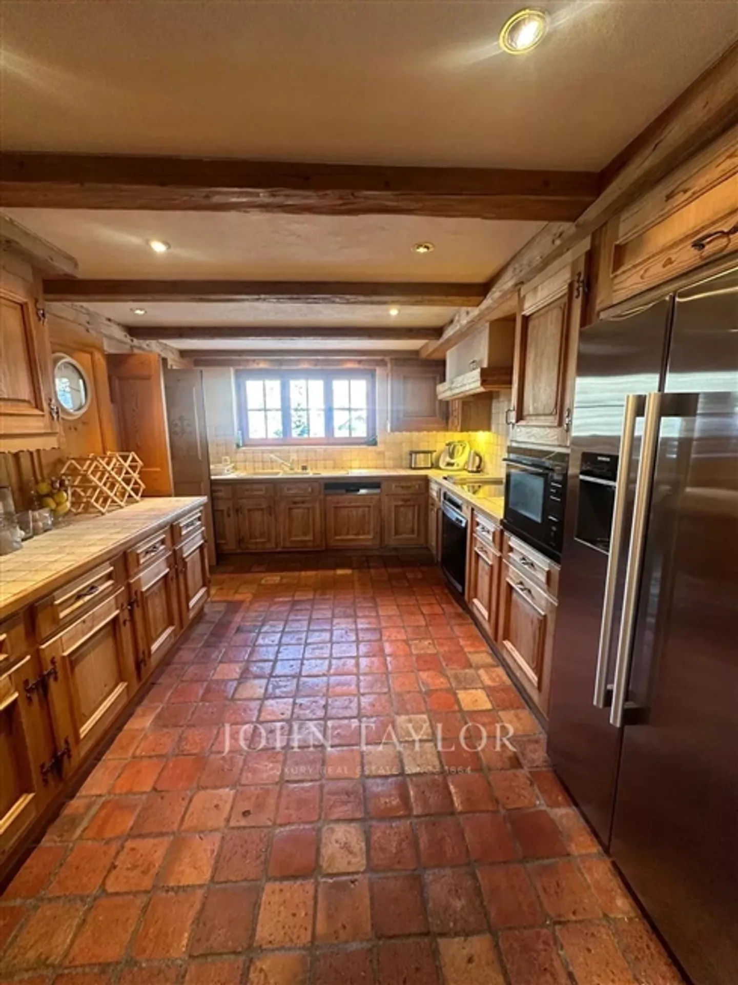 Sunny Apartment in the City Center of Gstaad - Photo 7 of 11