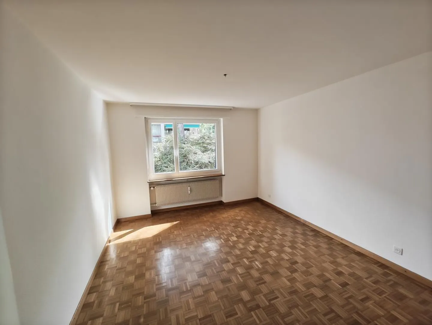 Appartamento 4,5 locali con nuova cucina moderna a Oberwil - Foto 9 di 12