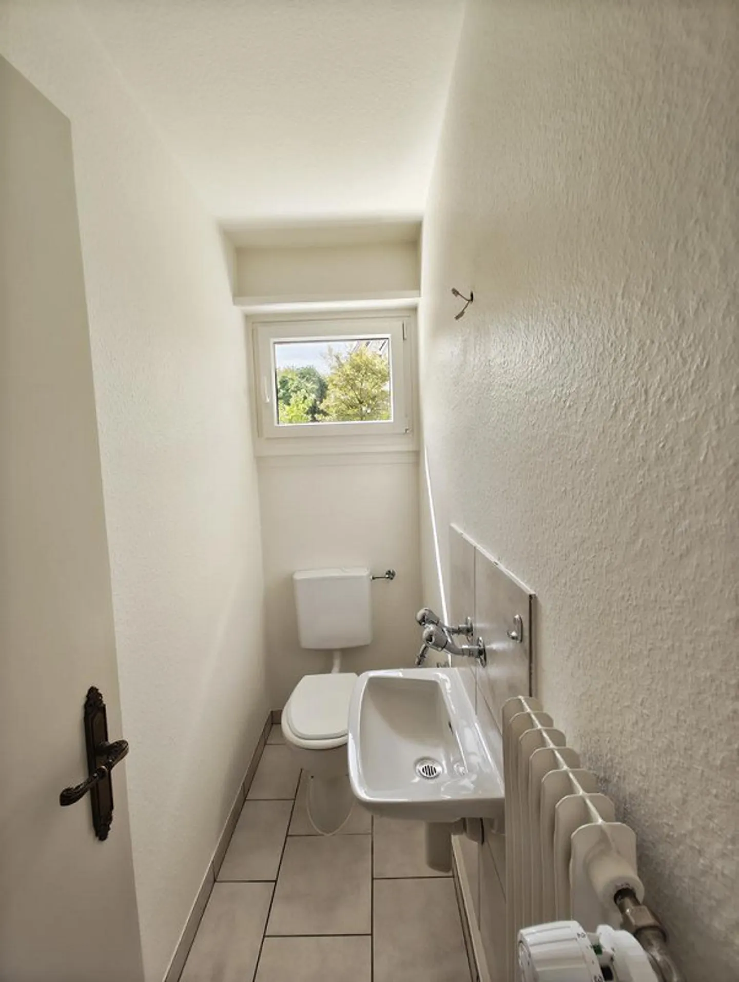 Appartamento 4,5 locali con nuova cucina moderna a Oberwil - Foto 11 di 12