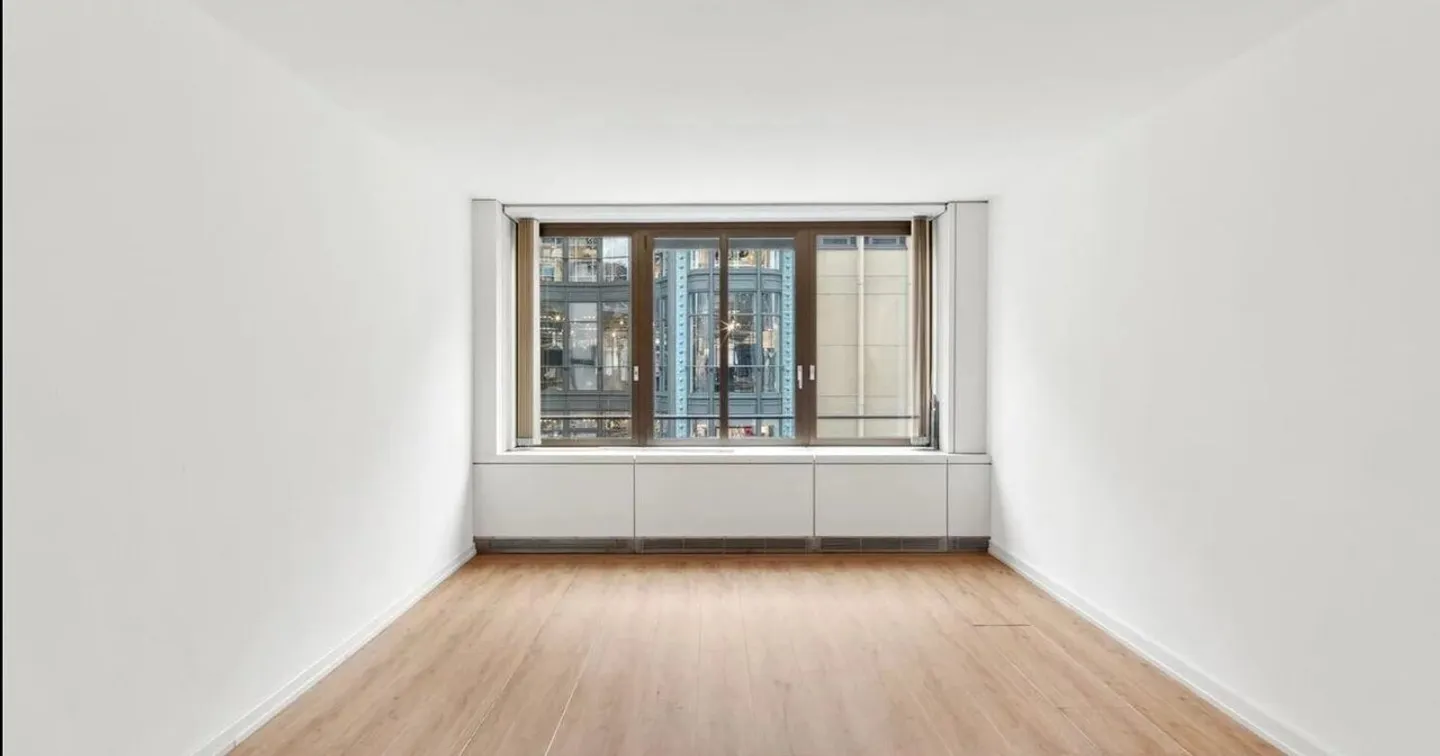 Beautifully arranged spaces in the hypercenter - Photo 6 of 7