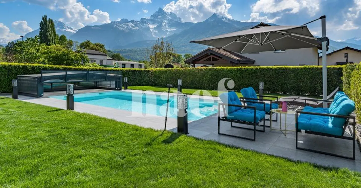 Superbe Maison Individuelle avec Piscine - Photo 1 sur 12