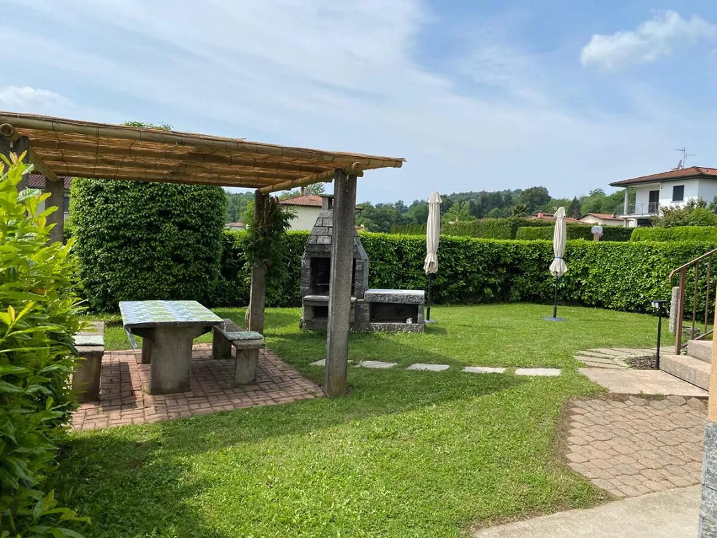 STABIO - CASA UNIFAMILIARE CON GIARDINO E SOLUZIONE ABITATIVA DOPPIA - Foto 3 di 6