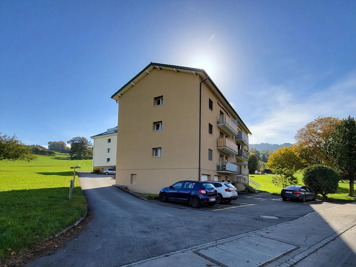 Renovated 3-room apartment in Vuisternens-en-Ogoz - Photo 2 of 9