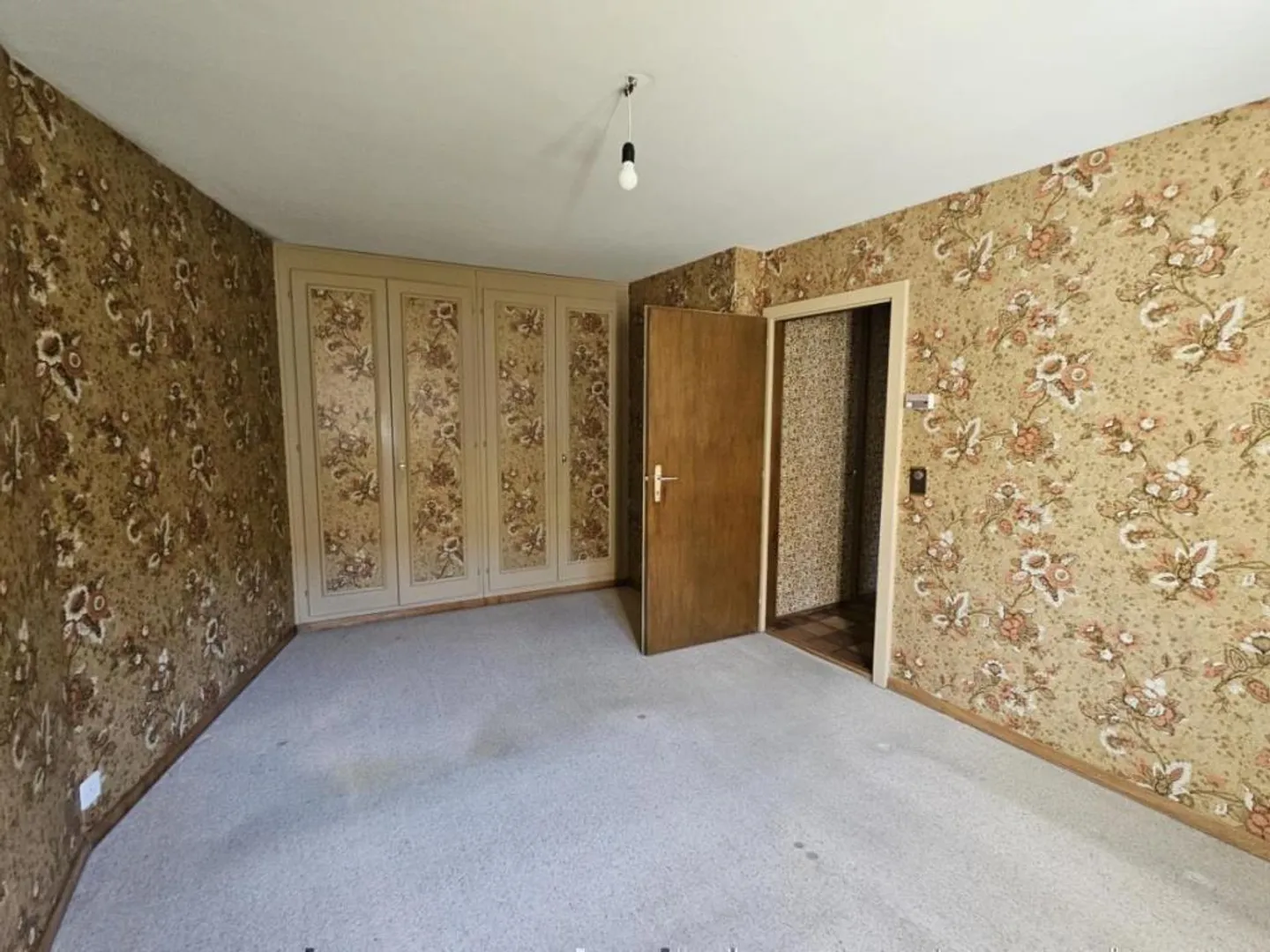 4.5 Room House - Photo 6 of 10