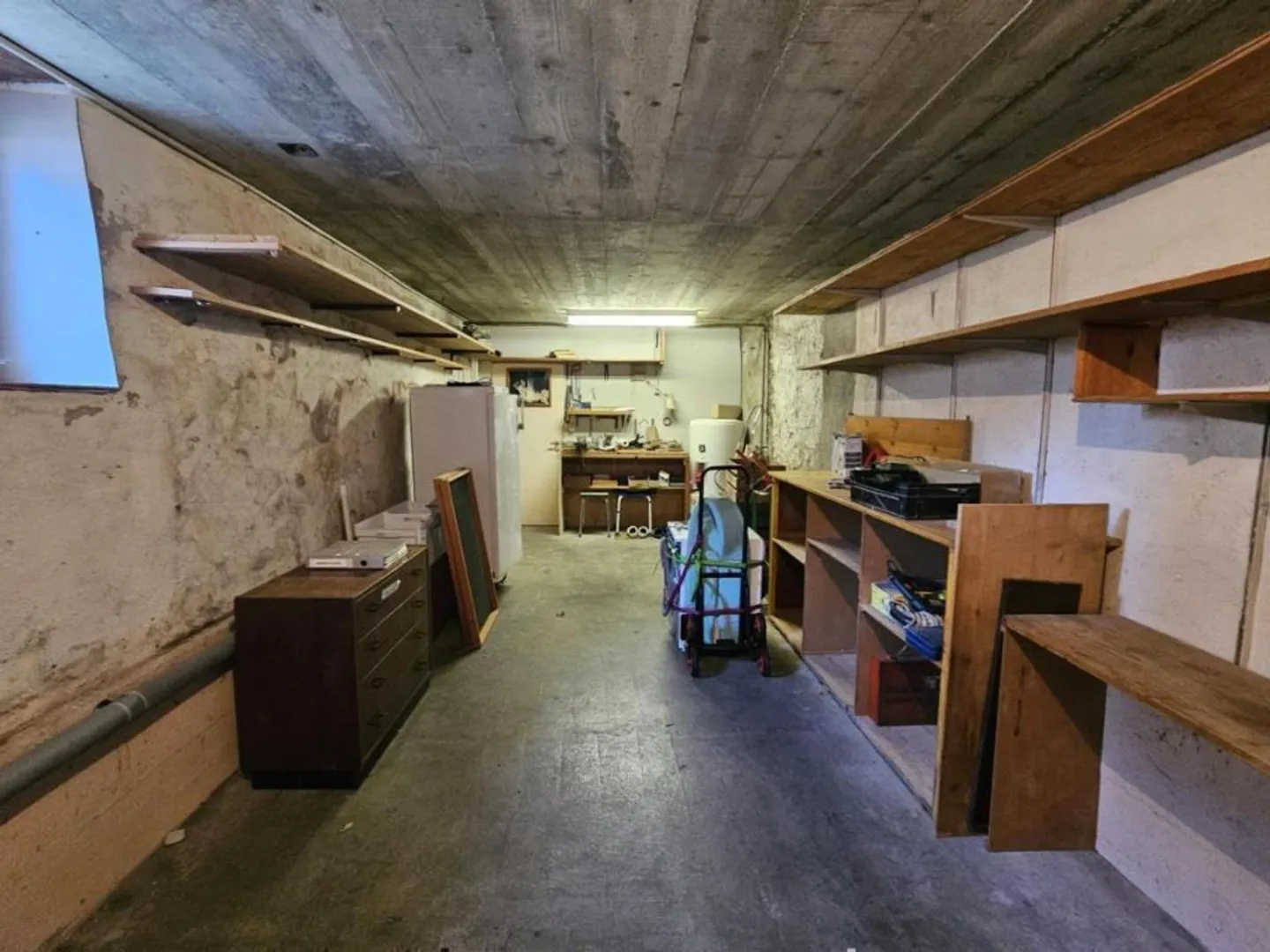 4.5 Room House - Photo 8 of 10