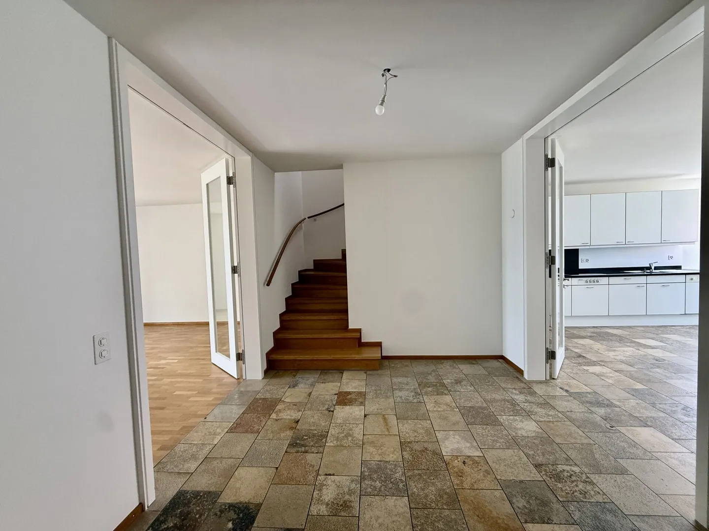 4.5-room maisonette apartment with hobby room - Photo 4 of 16