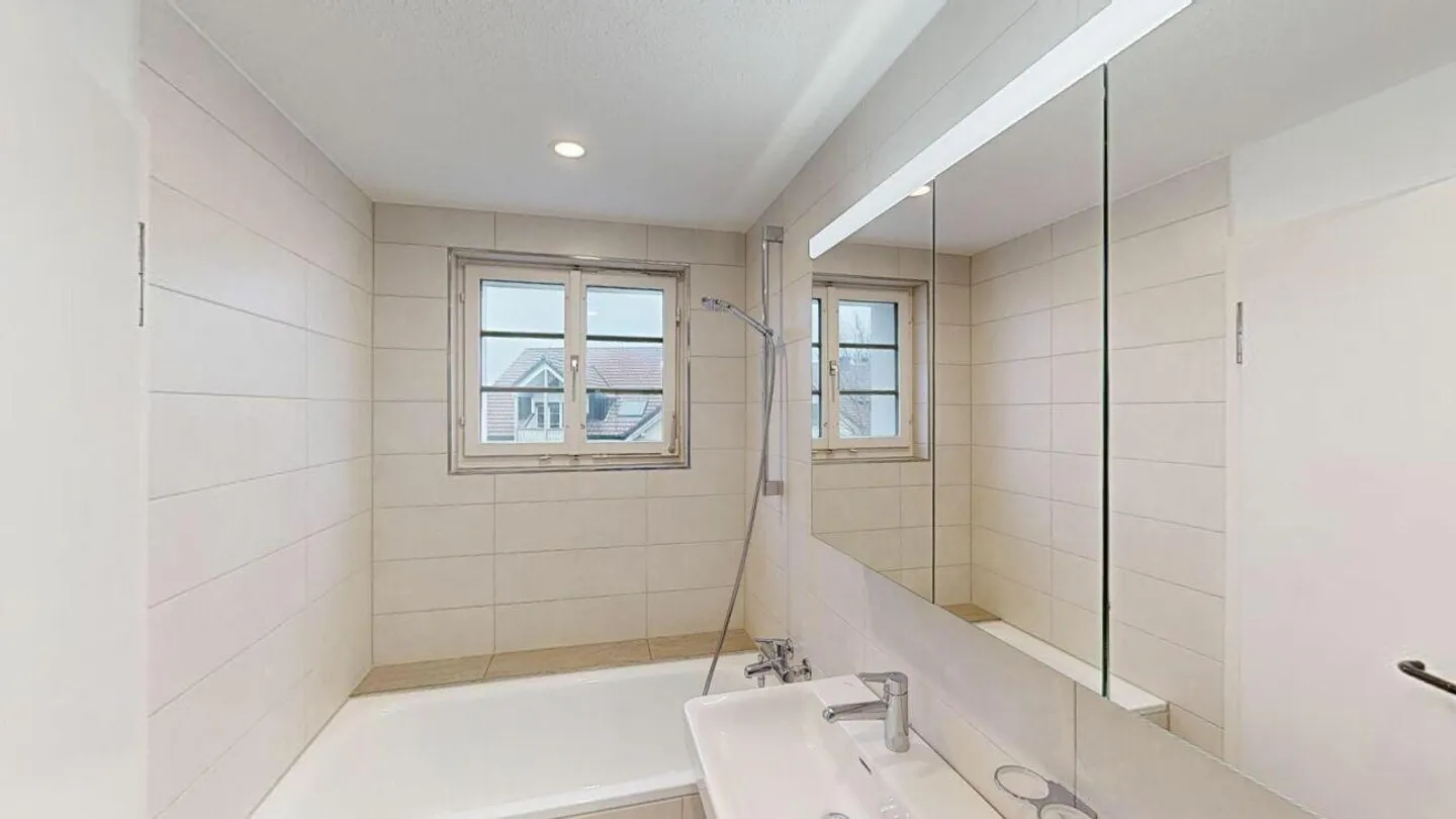 4.5 Room Maisonette Apartment / Can Also Be Used as an Office - Photo 4 of 14
