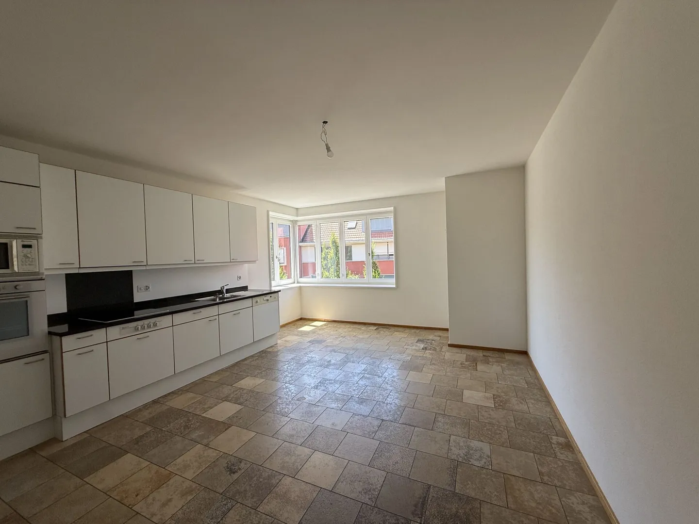 4.5-room maisonette apartment with hobby room - Photo 5 of 16