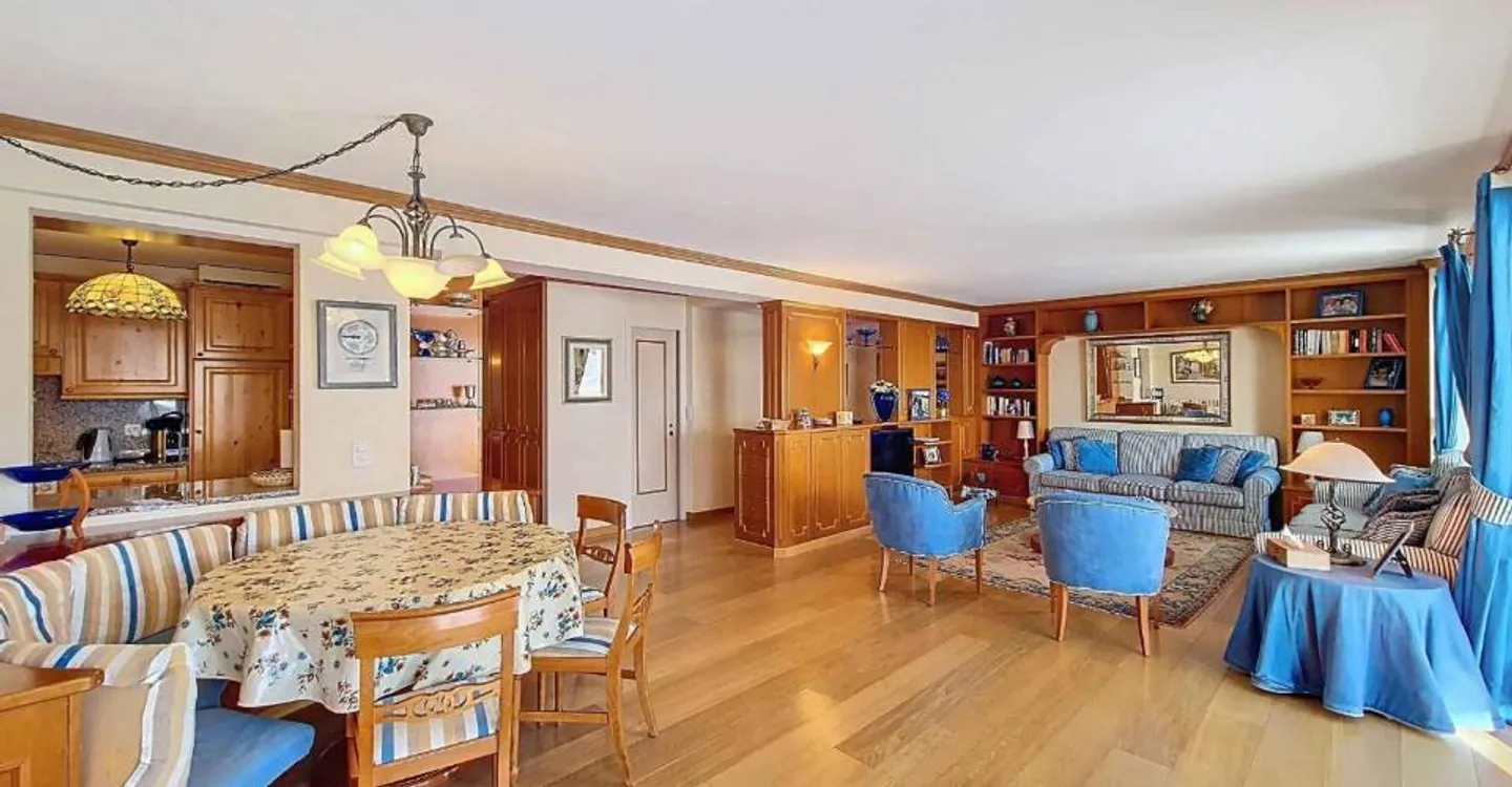 Spacious 7.5 rooms ideally located in the heart of the resort - Photo 3 of 9