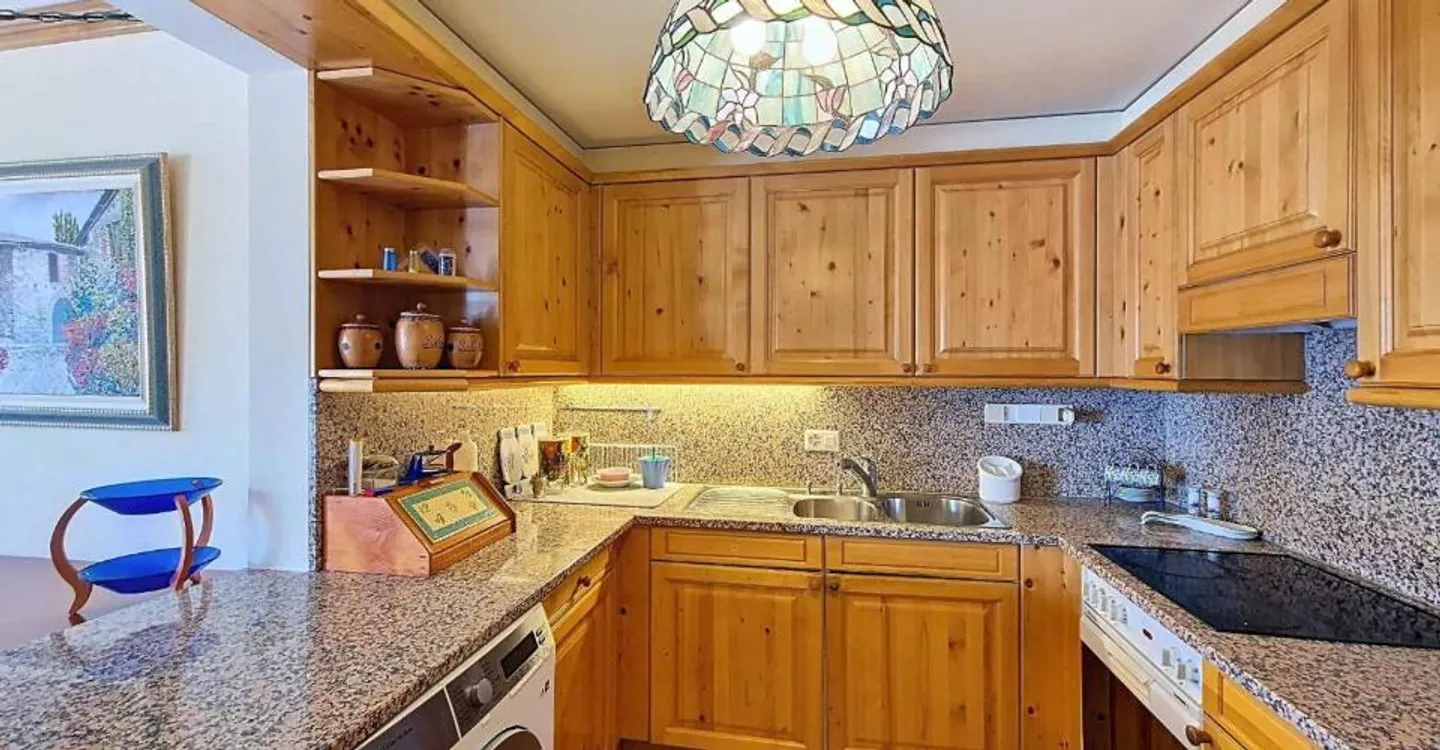 Spacious 7.5 rooms ideally located in the heart of the resort - Photo 4 of 9