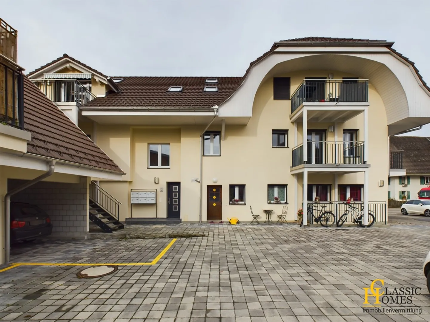 Newly Renovated Multi-Family House - Gross Yield 4.6% - Photo 1 of 15