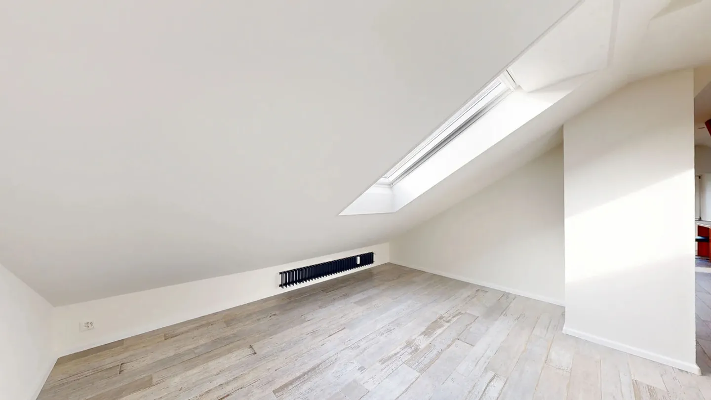 Charming Attic Apartment - Photo 4 of 7