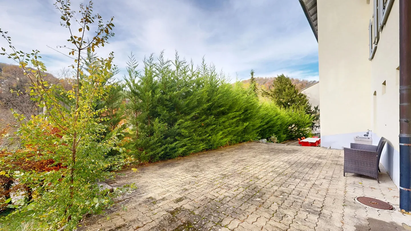 Charming Attic Apartment - Photo 6 of 7