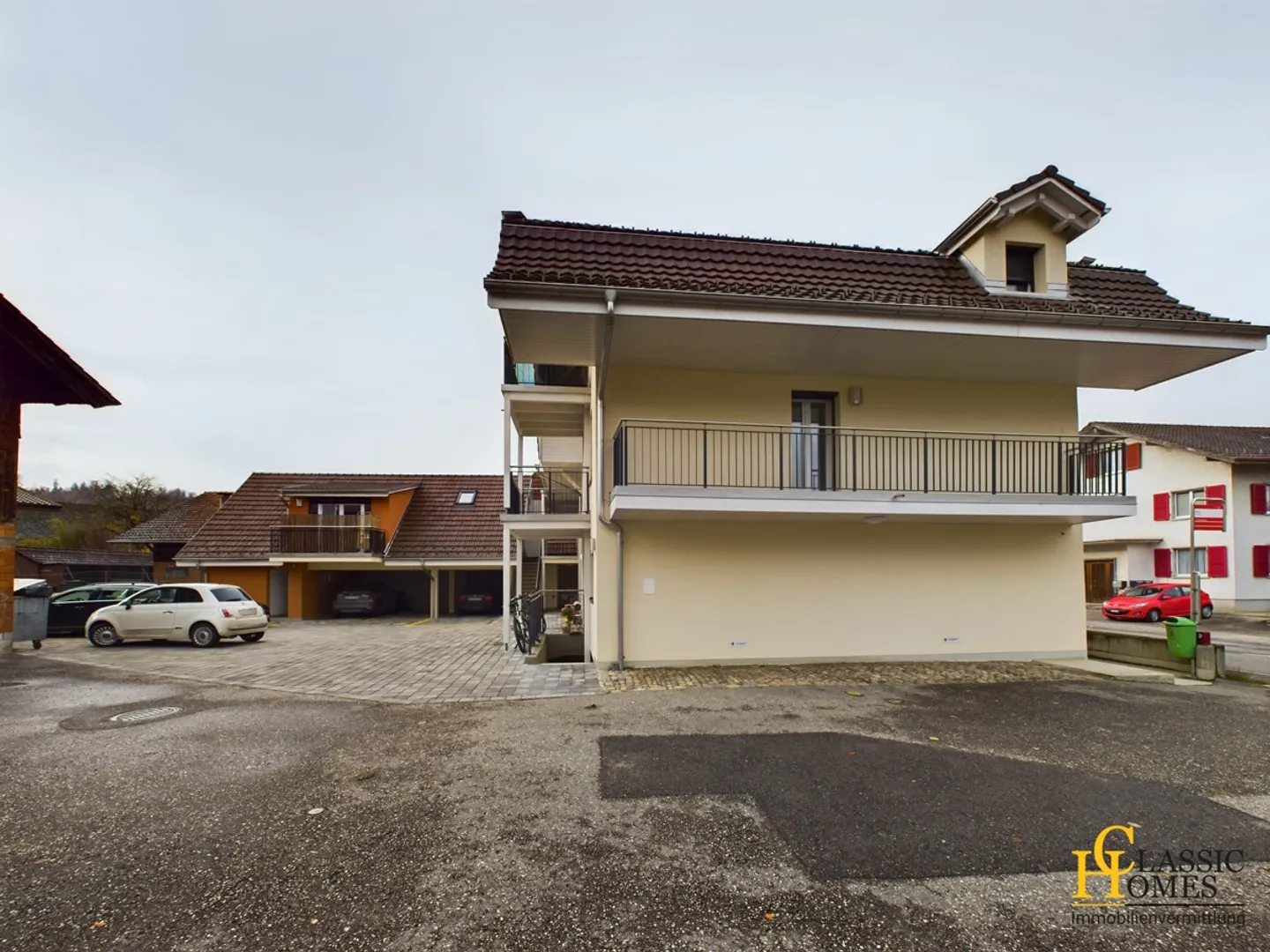 Newly Renovated Multi-Family House - Gross Yield 4.6% - Photo 3 of 15