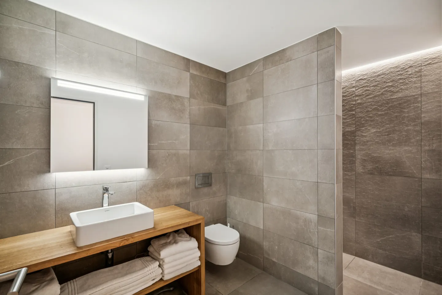 Casa con giardino - due appartamenti indipendenti - Foto 3 di 13