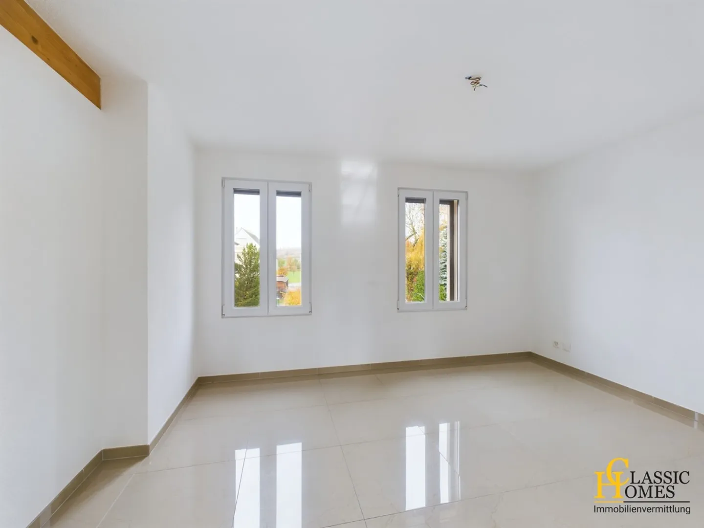 Newly Renovated Multi-Family House - Gross Yield 4.6% - Photo 11 of 15