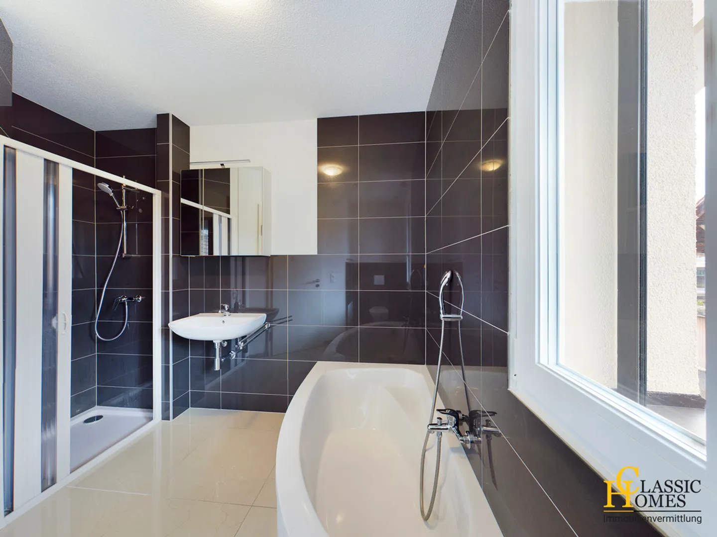 Newly Renovated Multi-Family House - Gross Yield 4.6% - Photo 12 of 15