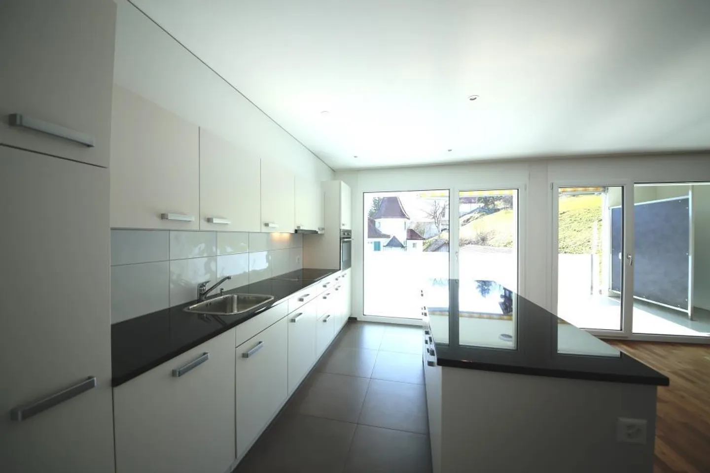 Moderne Wohnung der Sonderklasse! - Foto 2 von 6