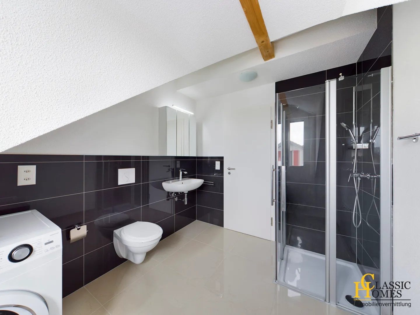 Newly Renovated Multi-Family House - Gross Yield 4.6% - Photo 13 of 15