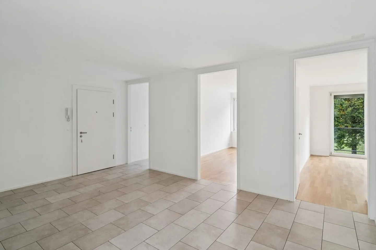 Gediegene 3.5-Zimmerwohnung mit zusätzlichem Hobbyraum - Foto 10 von 10