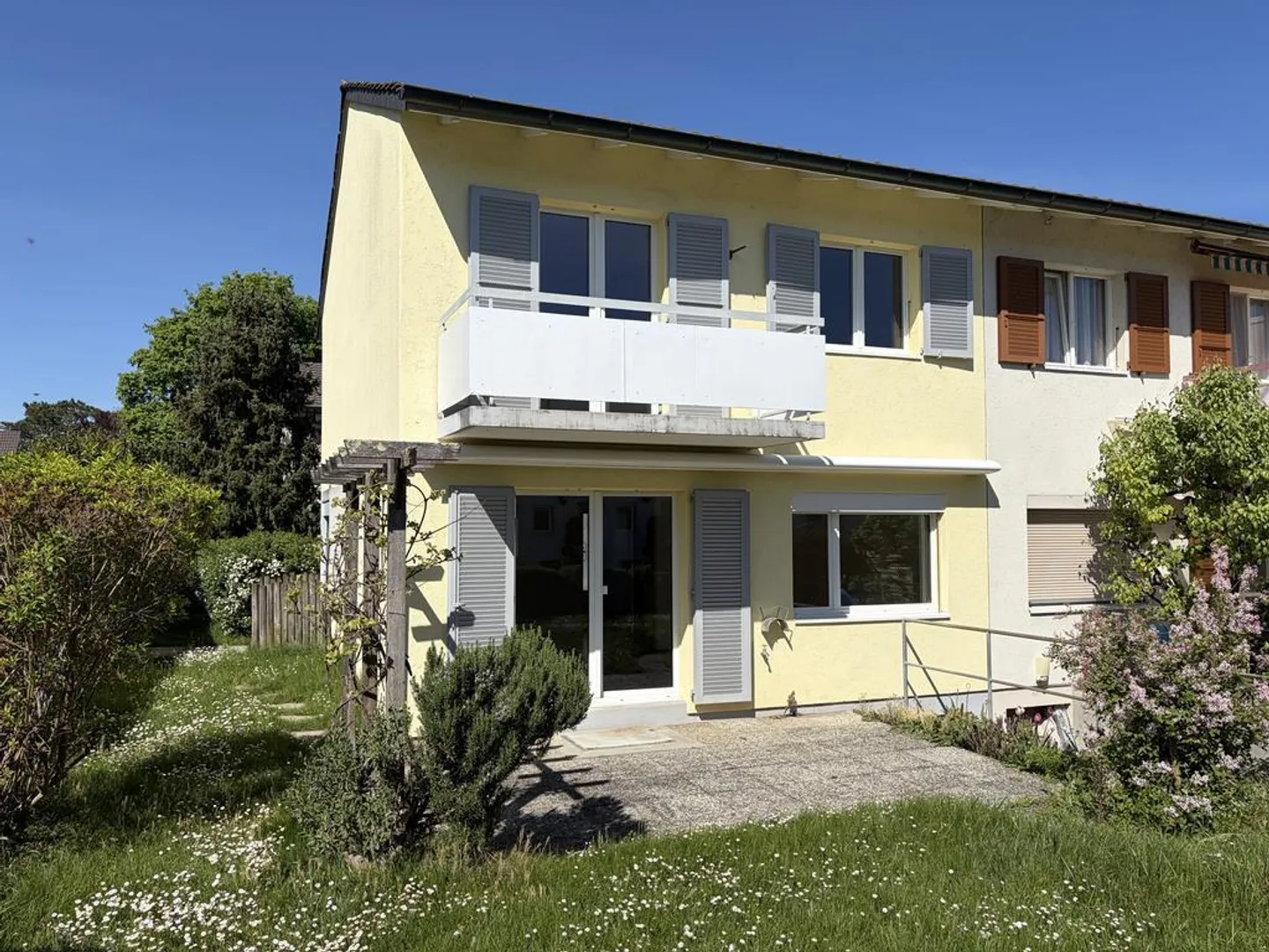 casa a schiera angolare ristrutturata di 4,5 stanze - Foto 1 di 12