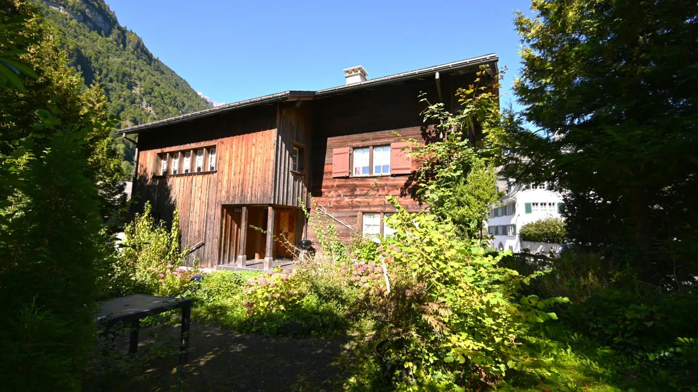 Vita di campagna in una casa indipendente e versatile con due appartamenti e spazi studio. - Foto 16 di 31