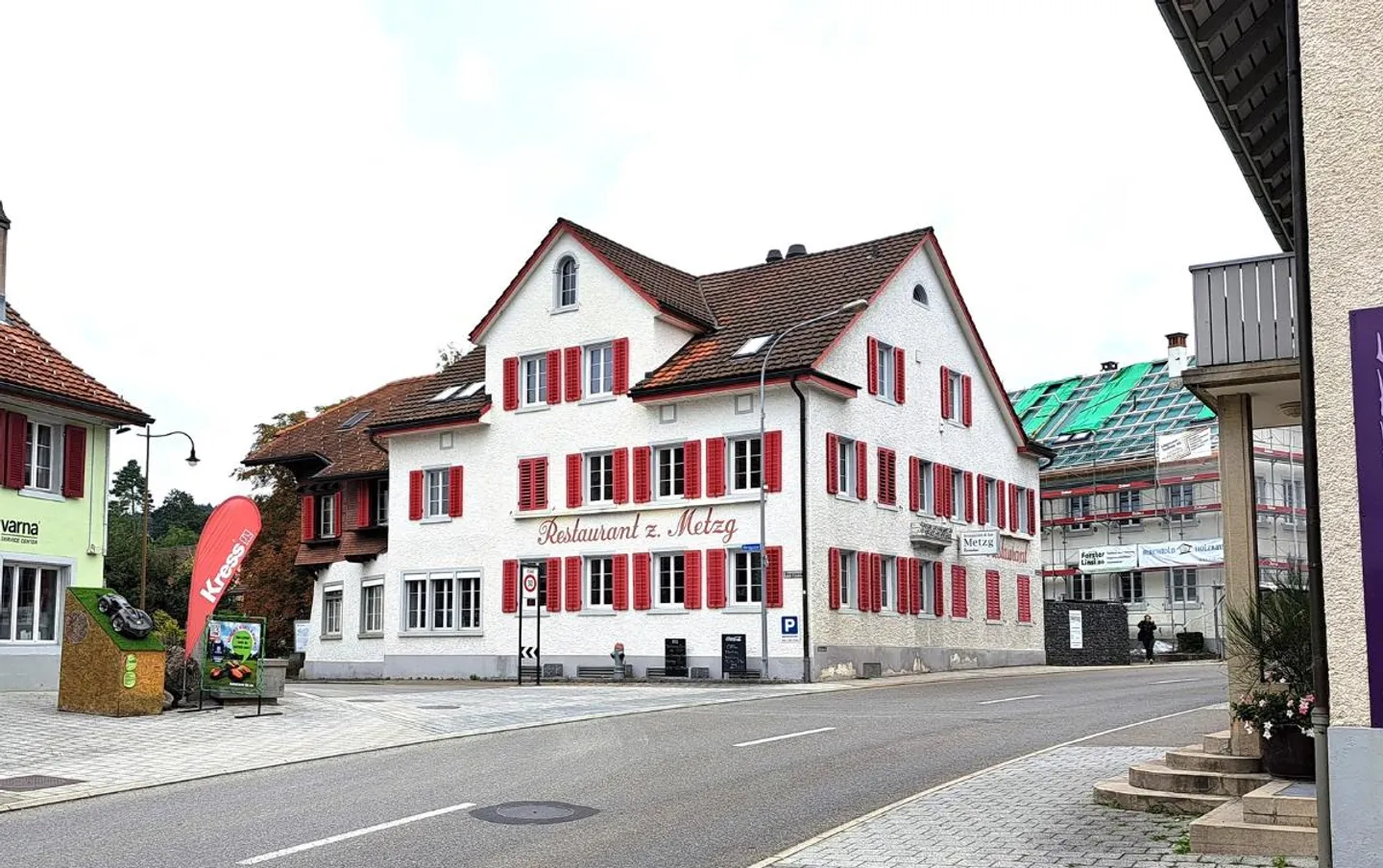 Residential building for sale - Photo 1 of 9