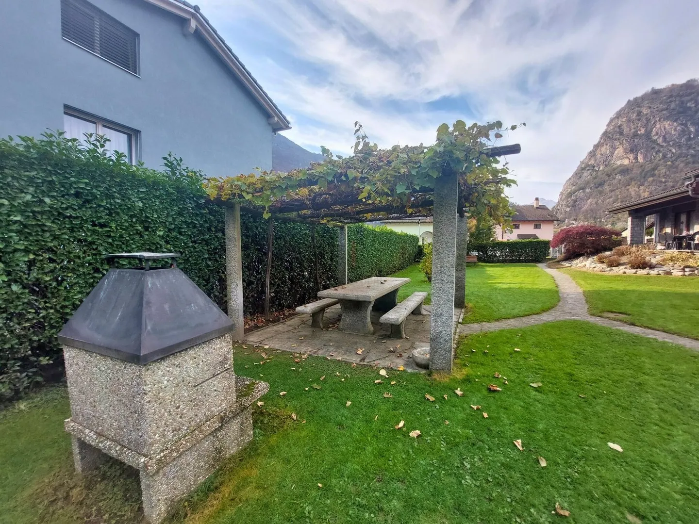 NEW PRICE!!! UNIQUENESS AND PRIVACY, WITH A BEAUTIFUL GARDEN - Photo 10 of 10