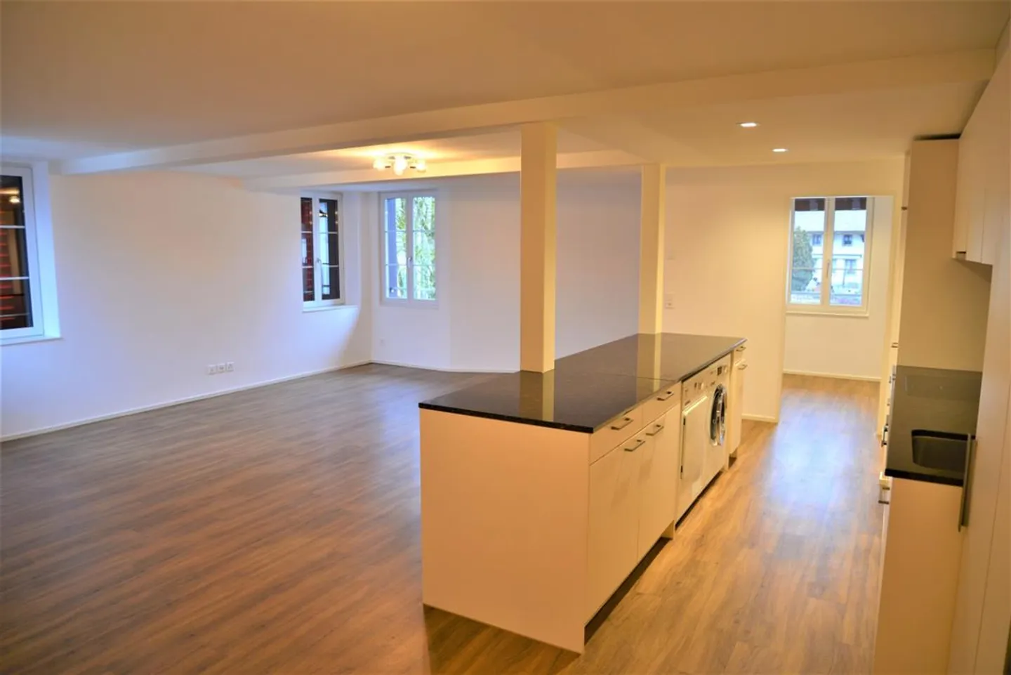 Residential building for sale - Photo 2 of 9