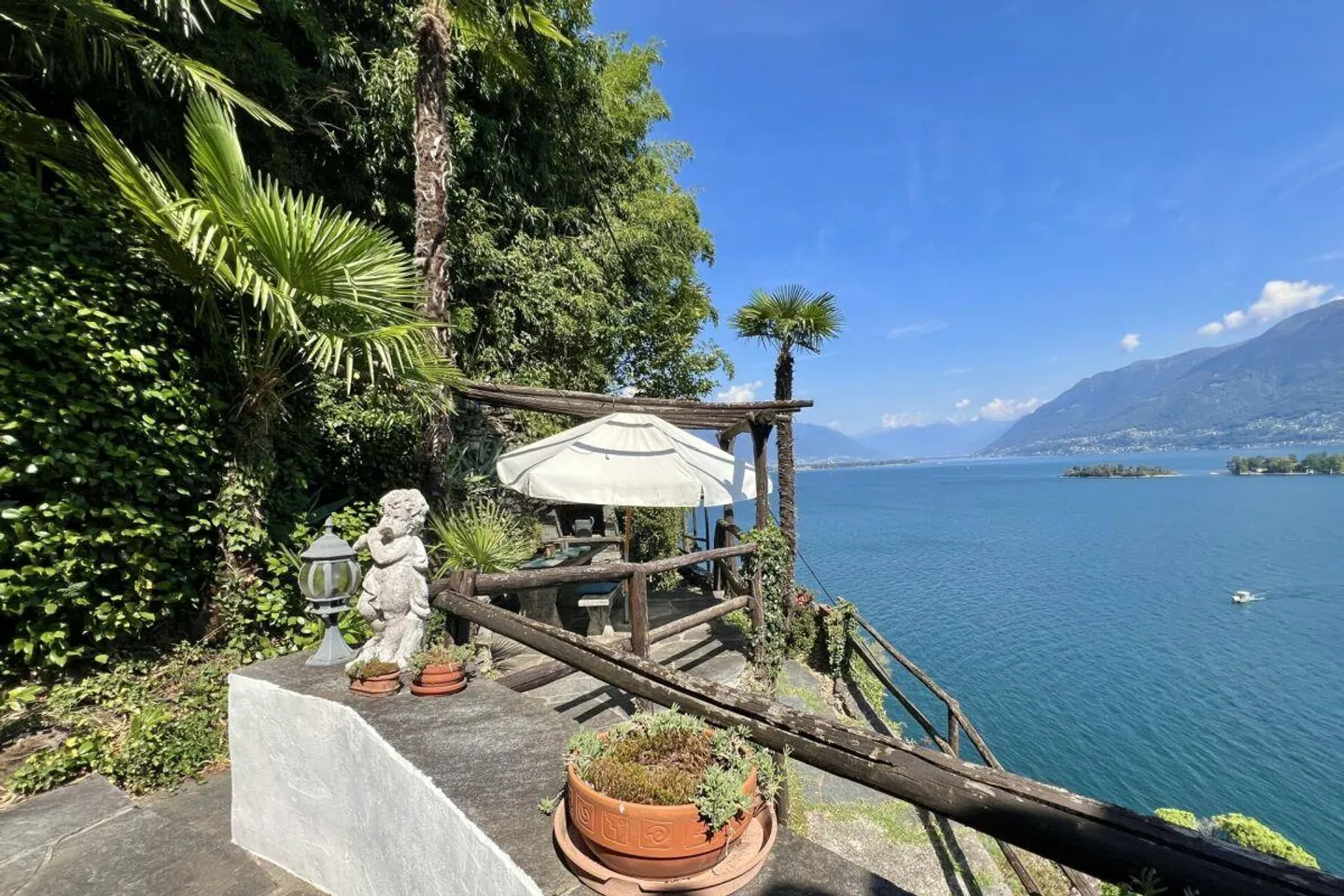 Cottage with magnificent lake view, private beach and many "steps to happiness" - Photo 20 of 30