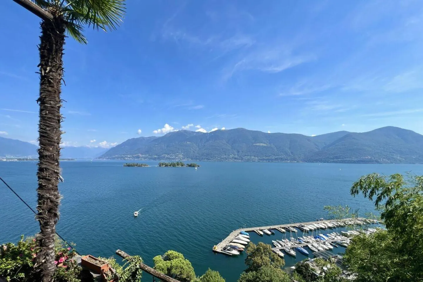 Cottage with magnificent lake view, private beach and many "steps to happiness" - Photo 22 of 30