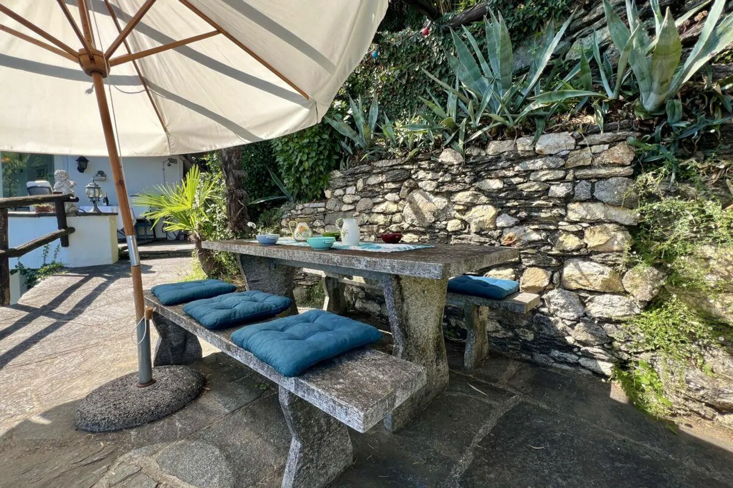 Cottage with magnificent lake view, private beach and many "steps to happiness" - Photo 24 of 30