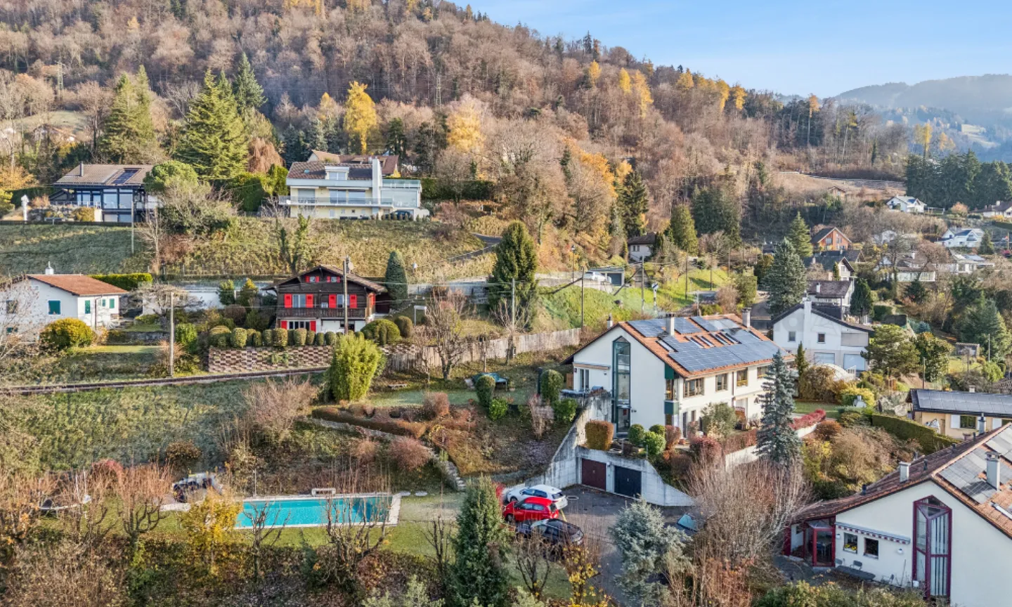Villa familiale rénovée avec vue panoramique sur le lac et les Alpes - Photo 12 sur 15
