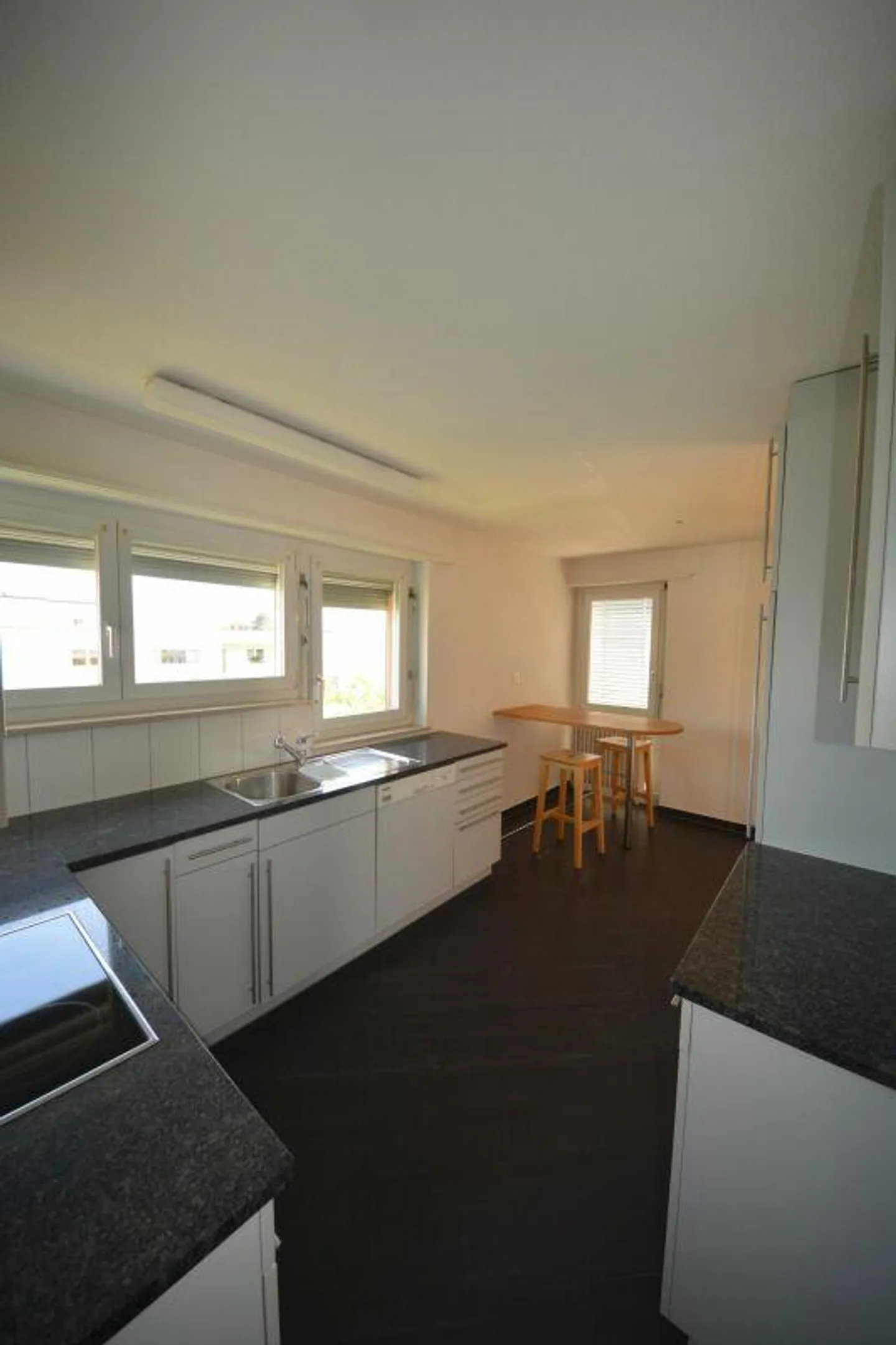 Contrat de location temporaire : Appartement de 3,5 pièces situé au centre à Rapperswil - Photo 2 sur 13