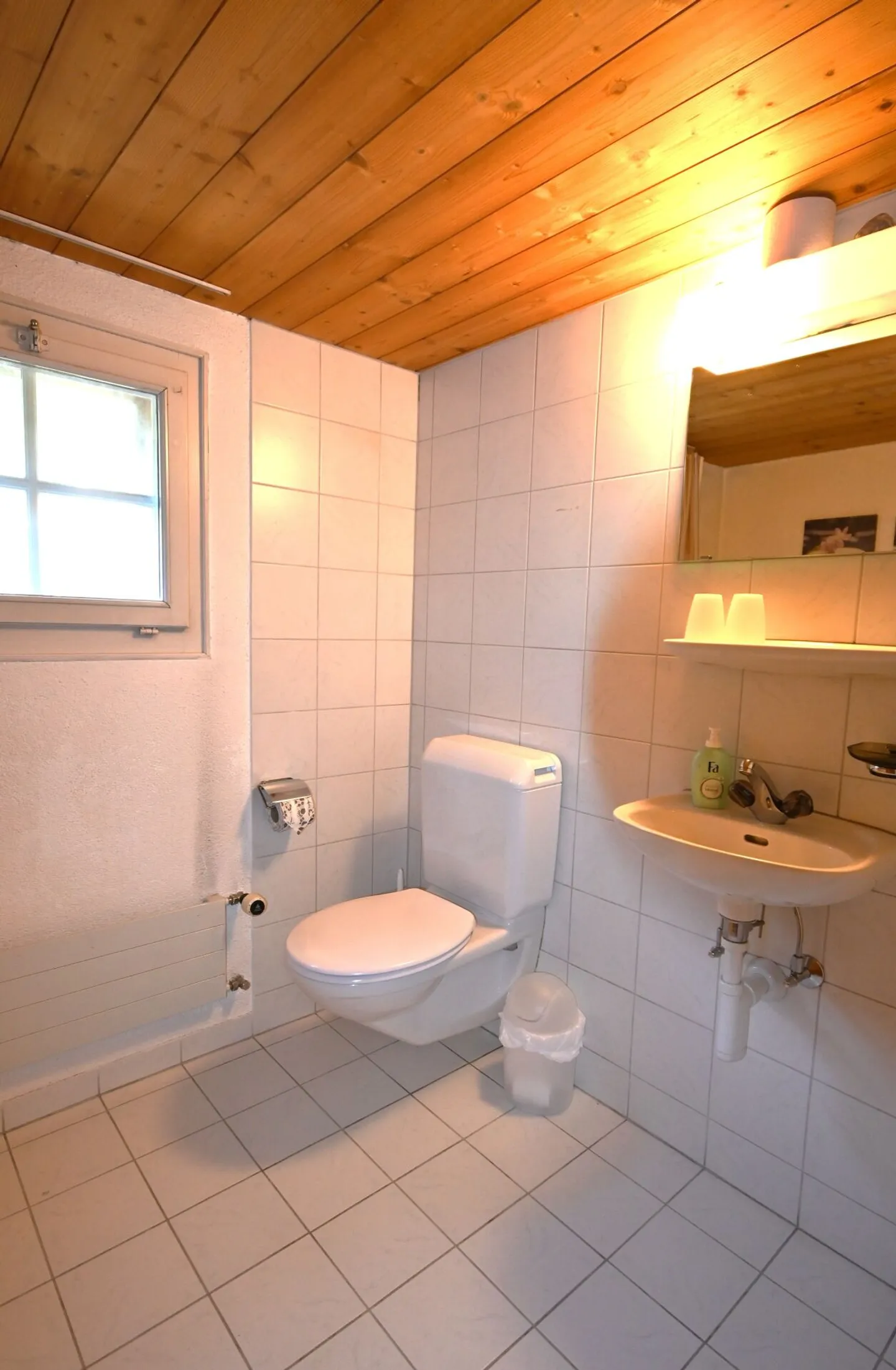 Vita di campagna in una casa indipendente e versatile con due appartamenti e spazi studio. - Foto 18 di 31
