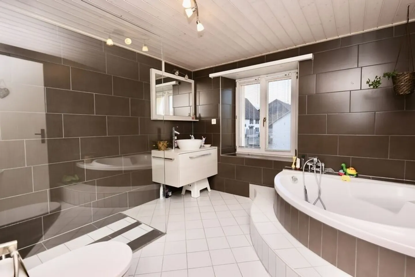 Renovated Farmhouse with Garden - Photo 5 of 13