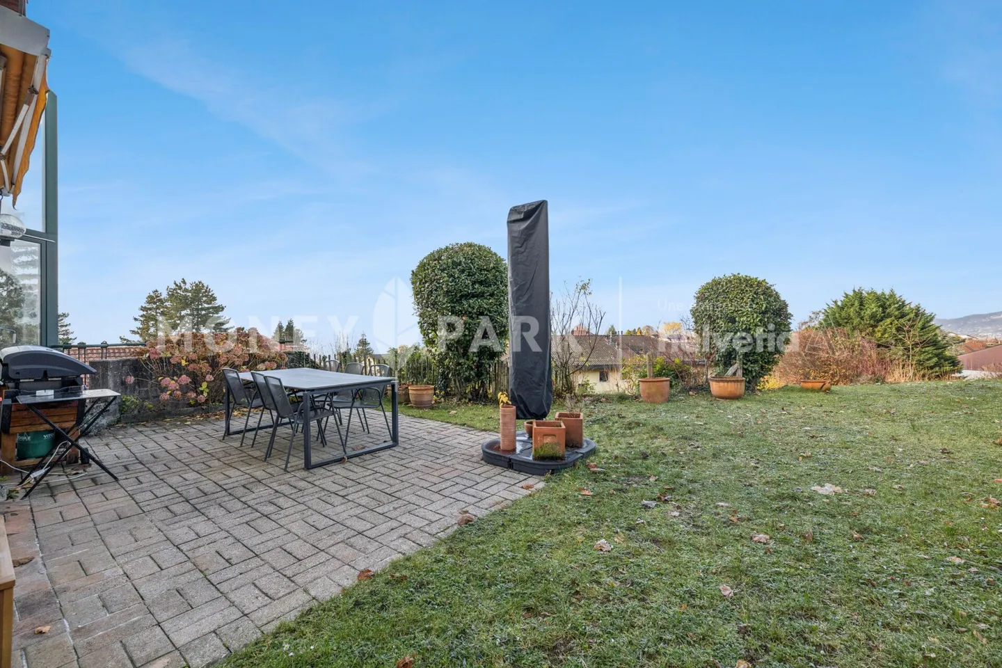 Villa familiale rénovée avec vue panoramique sur le lac et les Alpes - Photo 14 sur 15
