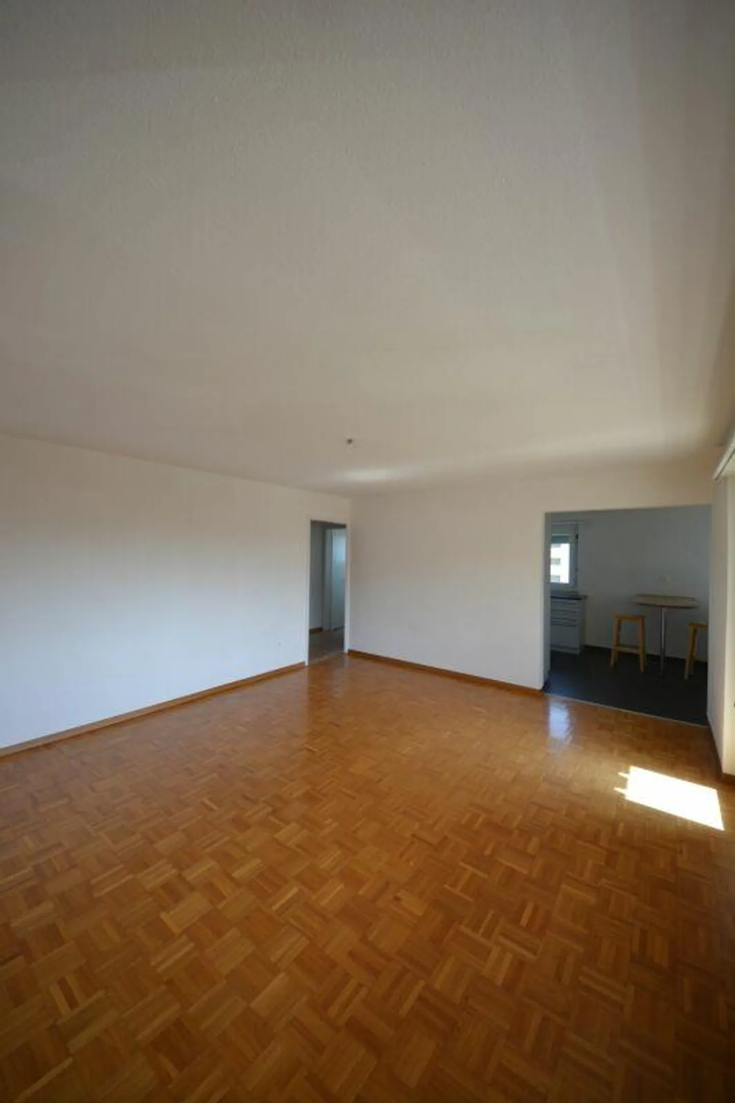 Contrat de location temporaire : Appartement de 3,5 pièces situé au centre à Rapperswil - Photo 4 sur 13