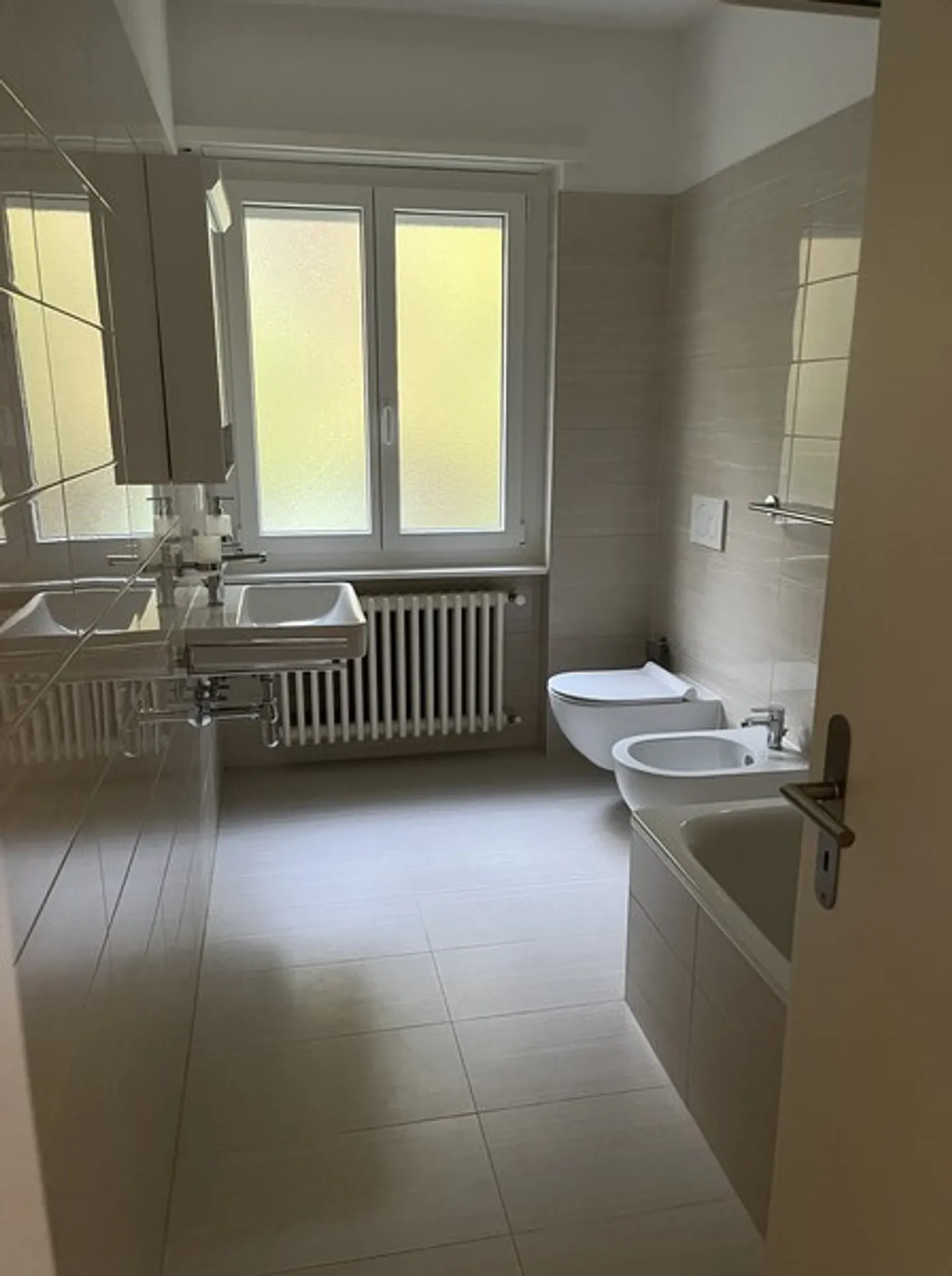 Appartement 3.5 dans un emplacement calme avec vue large sur le lac - Photo 12 sur 12