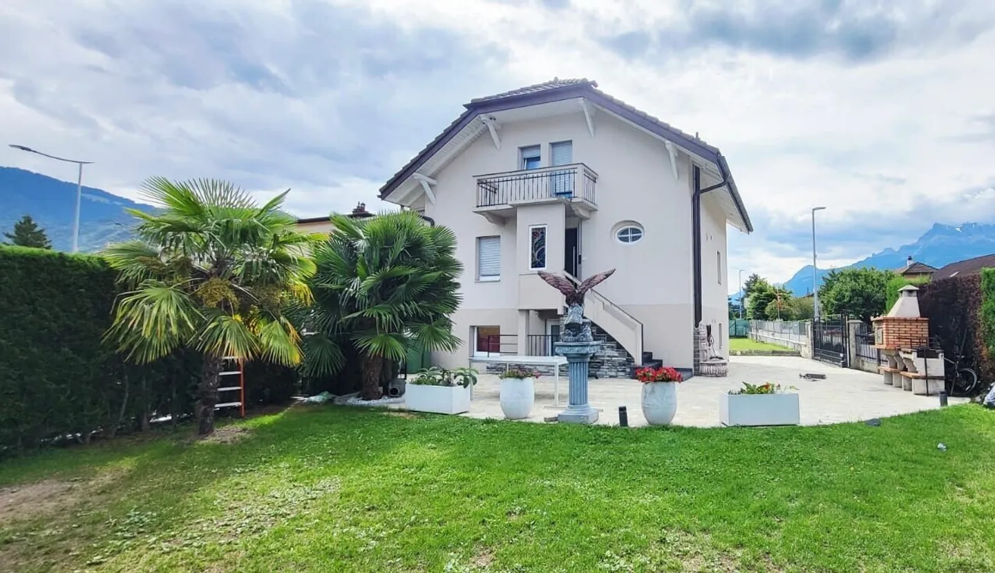 Villa individuelle avec 5,5 pièces, rénovée 2024 - Aigle - Photo 1 sur 12