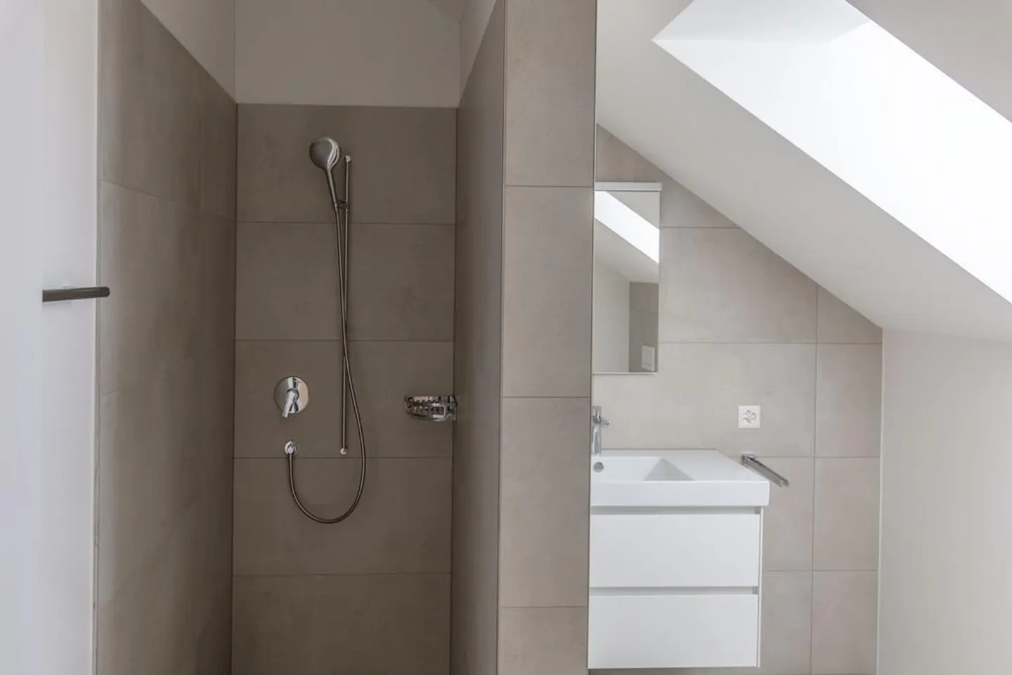 Helle 3.5 Zimmer-Dachwohnung - Ihr Wohnglück beginnt hier! - Foto 10 von 12