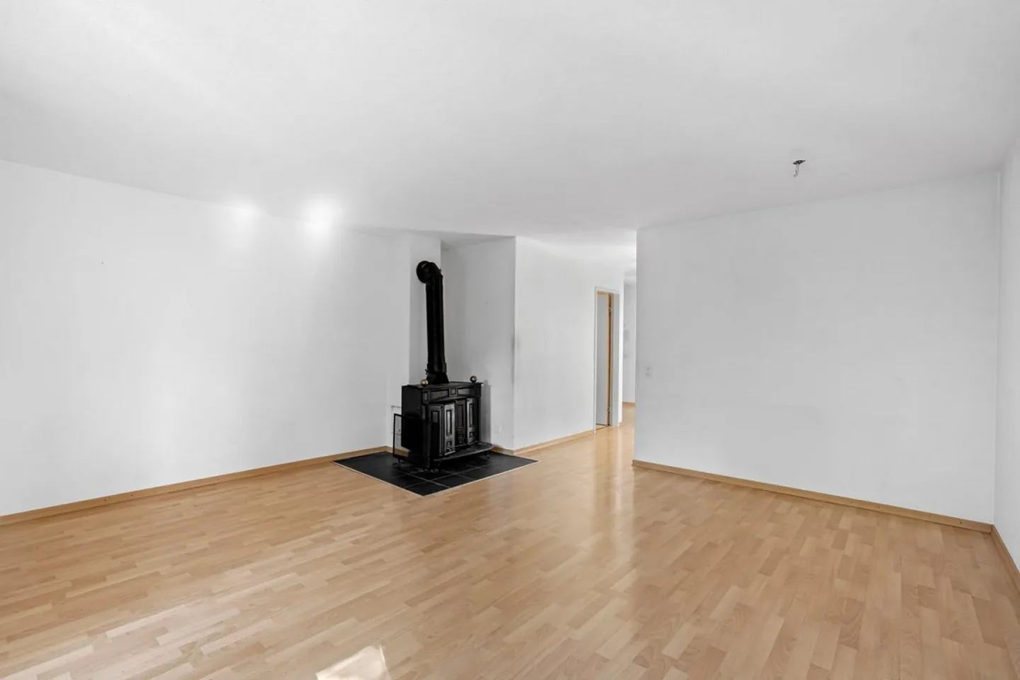 Appartamento al piano terra di 2,5 stanze con giardino e garage a Zurigo-Oerlikon - Foto 5 di 11