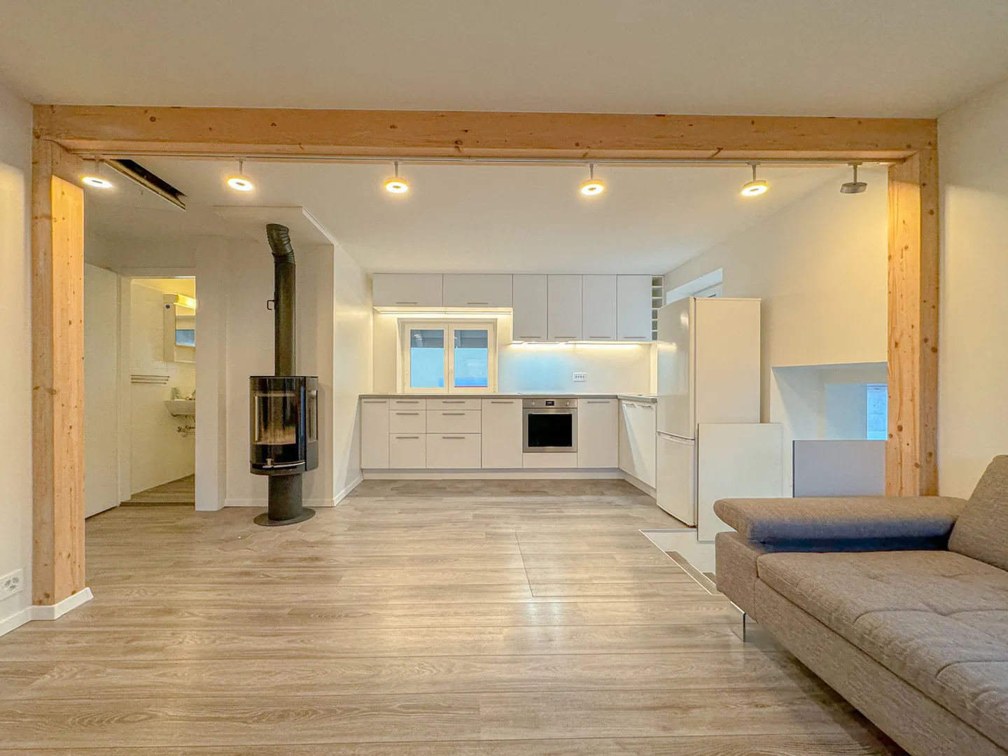Single house for sale - Photo 1 of 19