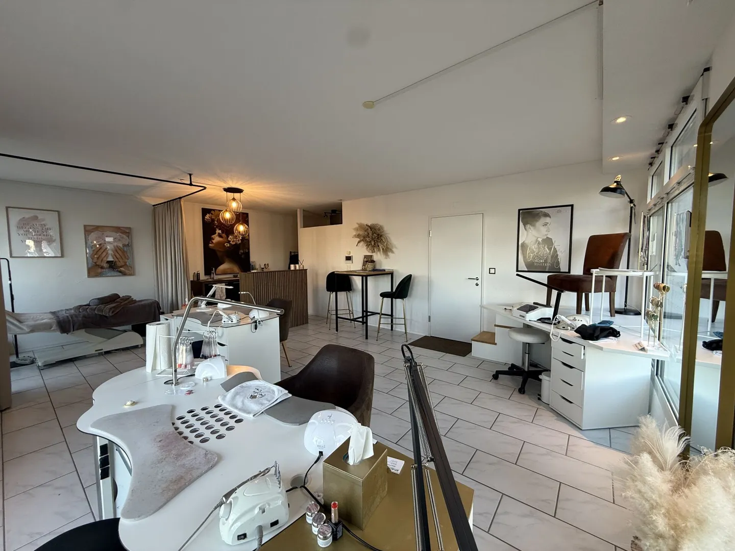 Espace commercial pour studio de beauté, cabinet, massage/thérapie, atelier ou bureau - Photo 4 sur 8