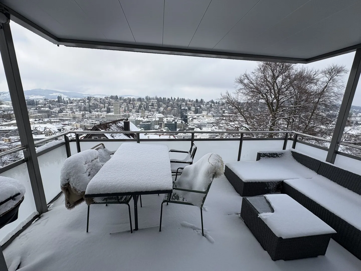 Mietwohnung an bester Lage mit Top- Aussicht - Foto 2 von 15